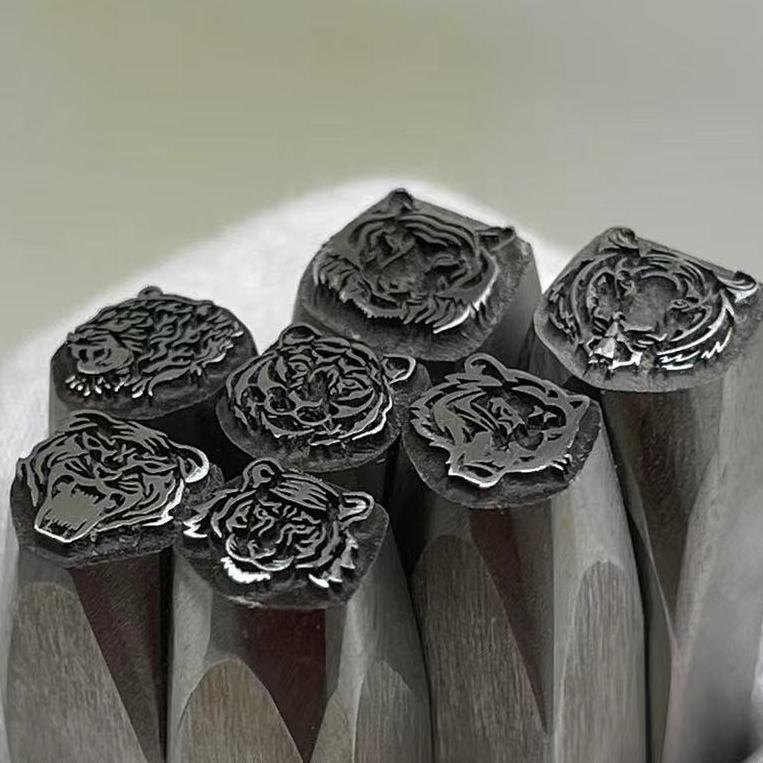 Tiger Head Design Metal Punch  - Leatherwork Embossing recension och pris